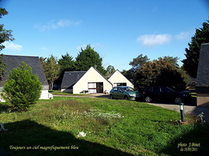 Photo sarzeau03.jpg : Toujours un ciel magnifiquement bleu.