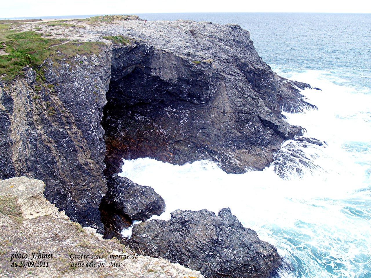 Photo sarzeau16.jpg : Grotte sous-marine de Belle Ile en Mer.